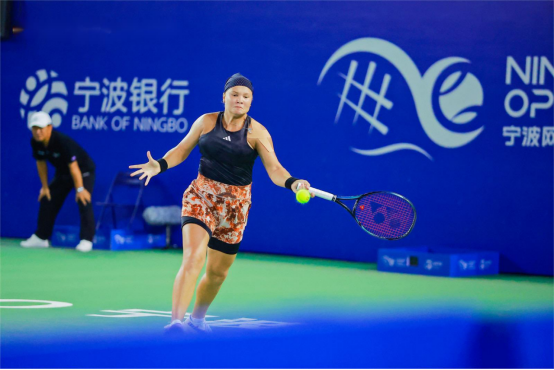 責突圍